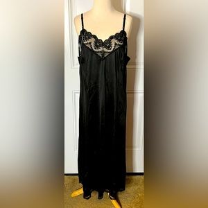 Forget Me Not Ankle Length Slip Nightgown Black Nylon & Lace Size 42